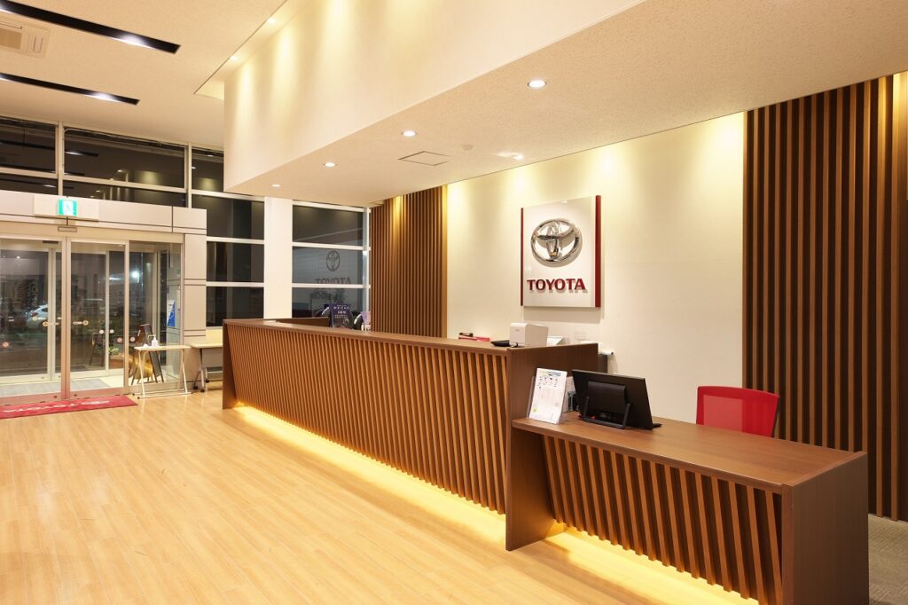 山形トヨタ天童店様店舗内装画像