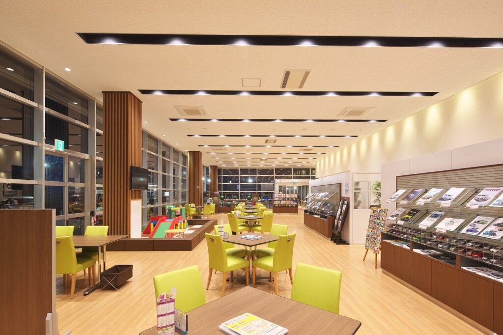 山形トヨタ天童店様店舗内装画像