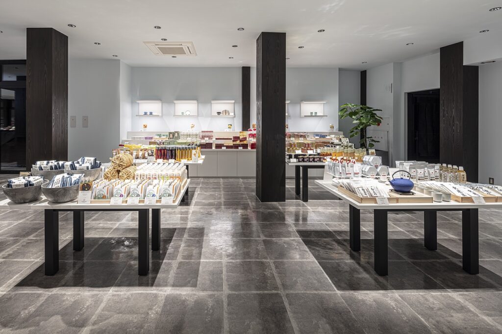 清川屋様茶屋勘左衛門店舗内装画像