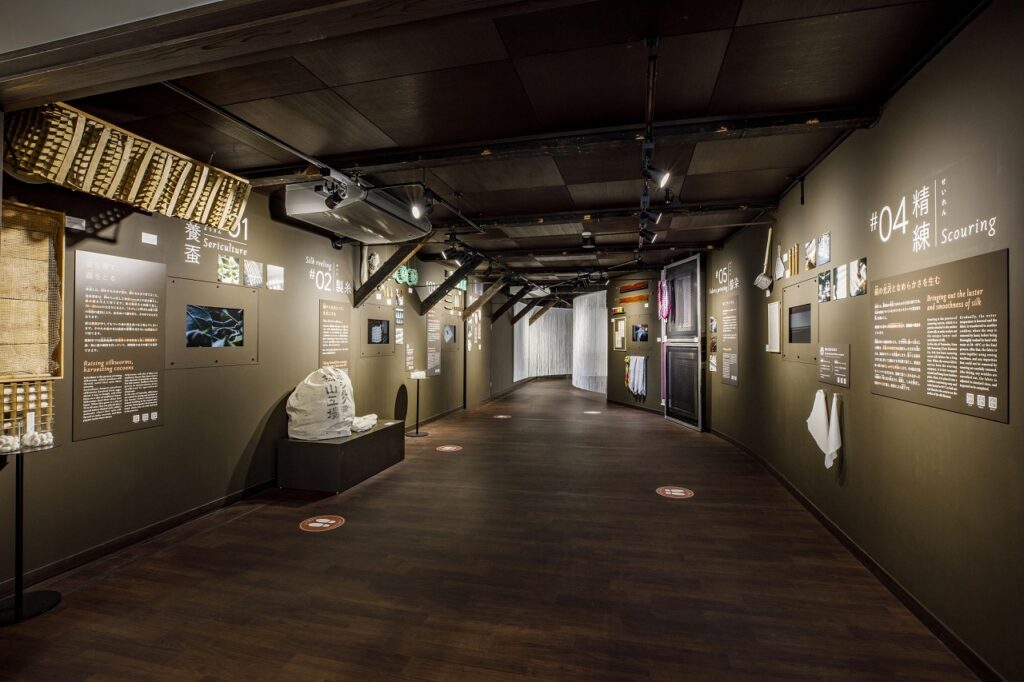 松ヶ岡開墾場シルクミライ館画像