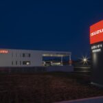 山形いすゞ自動車様屋外看板画像