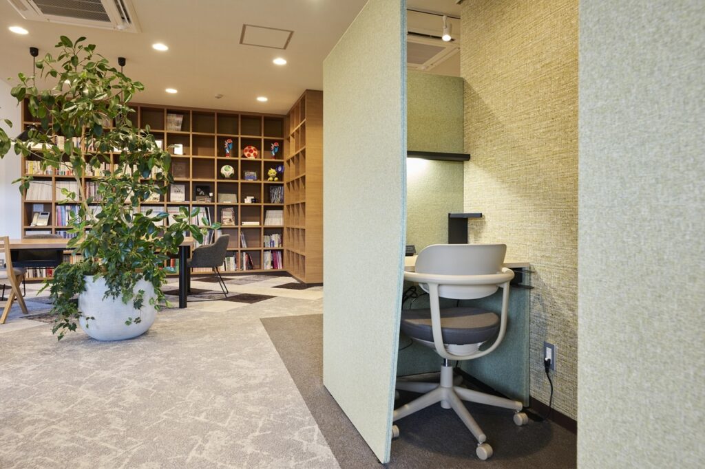 山新建装ワークラウンジ画像