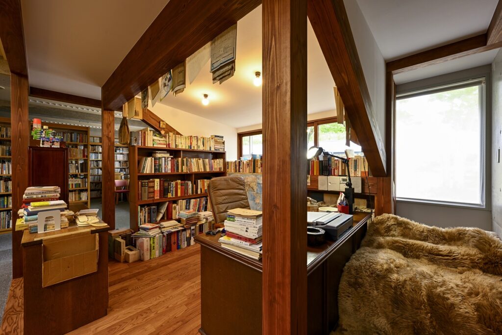 井上ひさしの内装画像