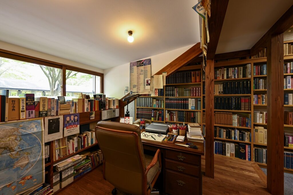 井上ひさしの内装画像